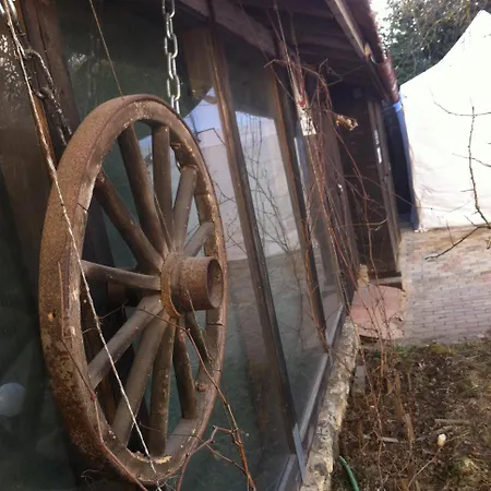 Kreisa Imperija Tatil Evi Riga