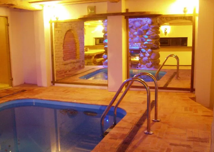 Kreisa Imperija Tatil Evi Riga